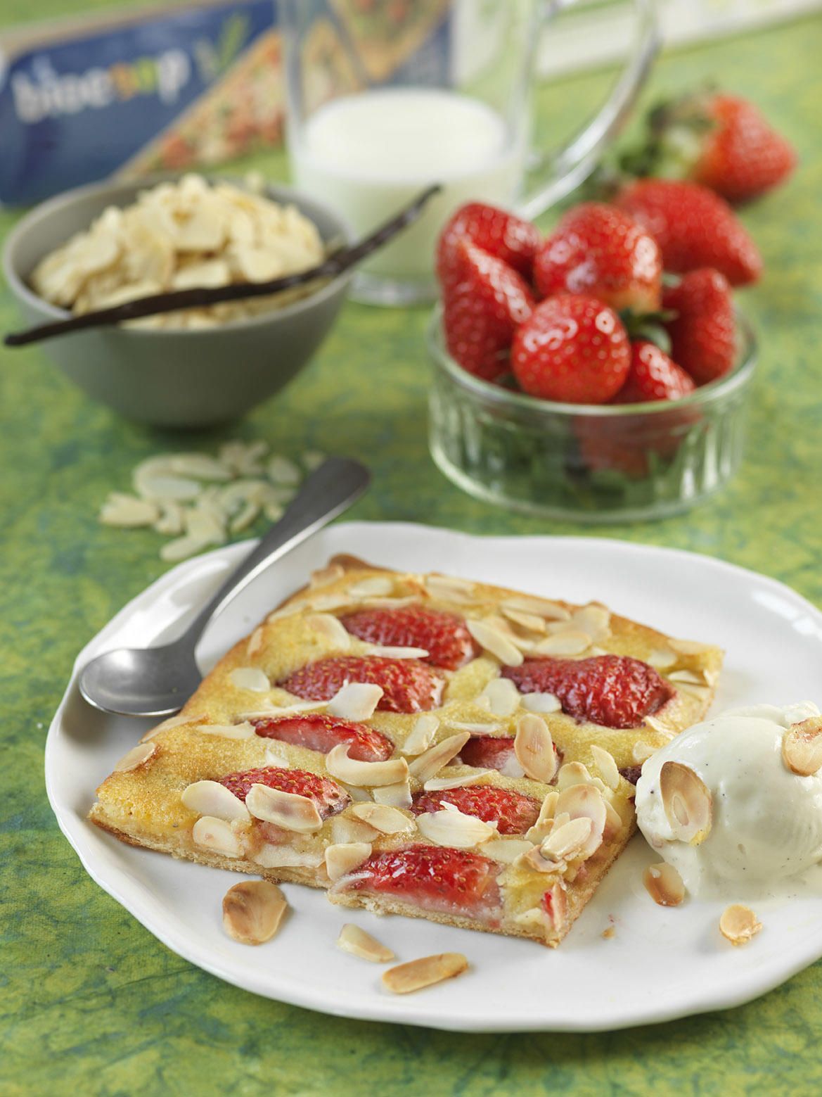 Pizza aux fraises et aux amandes Pizza aux fraises et aux amandes